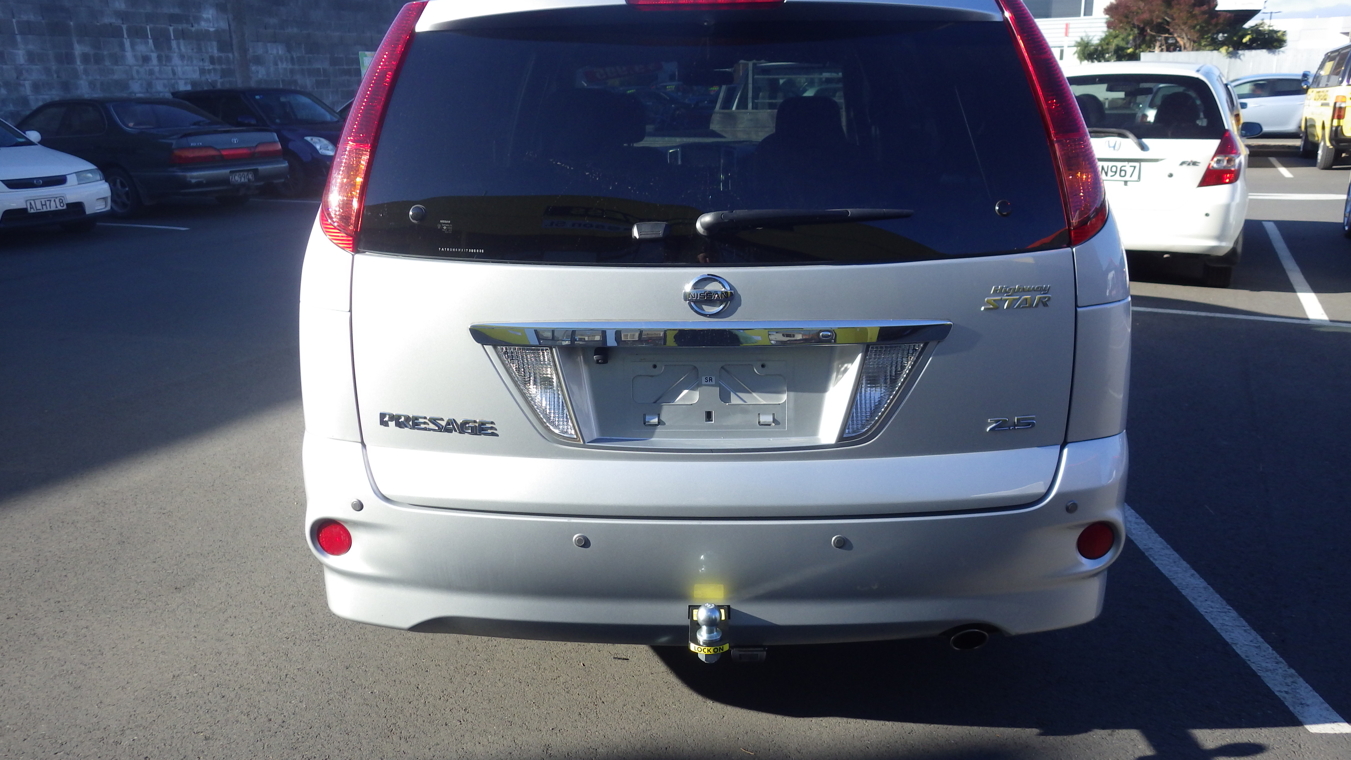 Nissan presage 2002